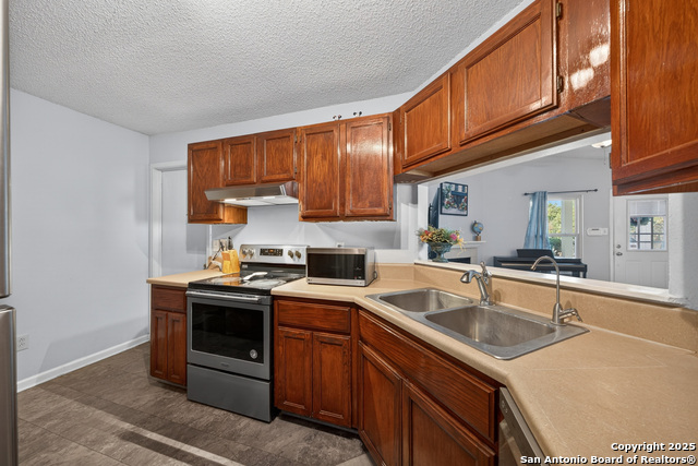 Image 9 of 28 For 9714 Valley Crest