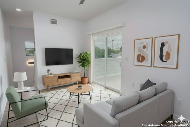 Image 13 of 26 For 918 Olive St S 102