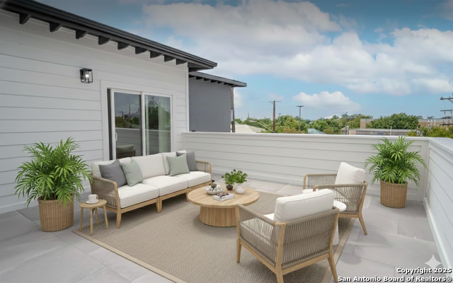 Image 15 of 26 For 918 Olive St S 102