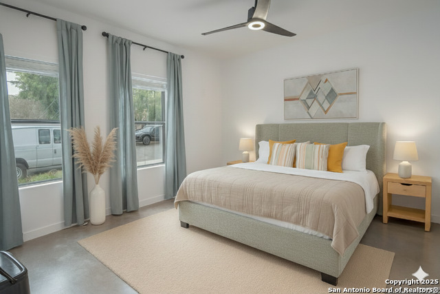 Image 5 of 26 For 918 Olive St S 102