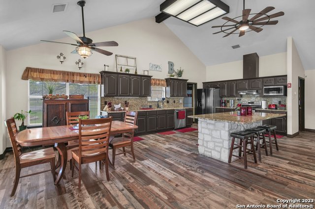 Image 20 of 64 For 2112 Eichman Rd