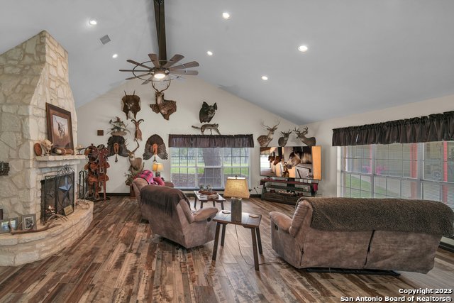 Image 23 of 64 For 2112 Eichman Rd