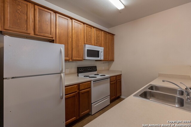 Image 4 of 26 For 10711 Mathom Landing  3