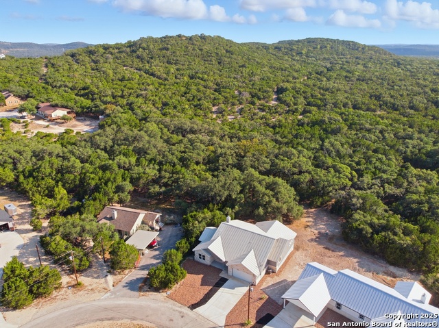 Image 10 of 41 For 207 Deer Oaks