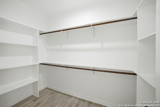 Image 24 of 41 For 207 Deer Oaks