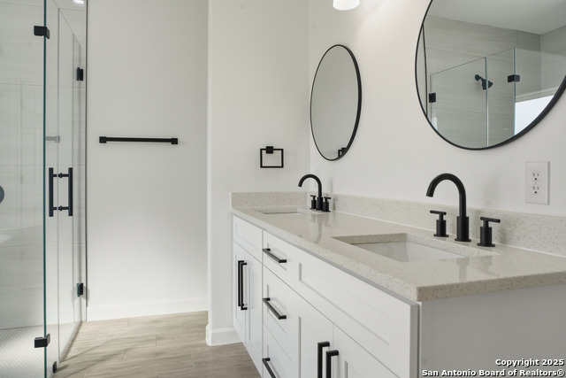 Image 27 of 41 For 207 Deer Oaks