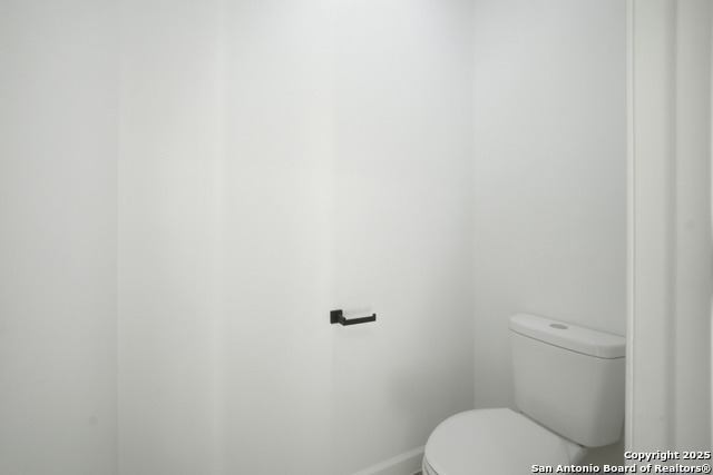 Image 28 of 41 For 207 Deer Oaks