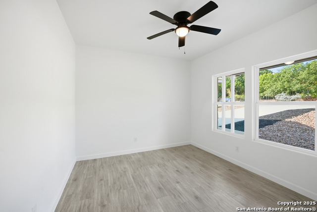 Image 30 of 41 For 207 Deer Oaks