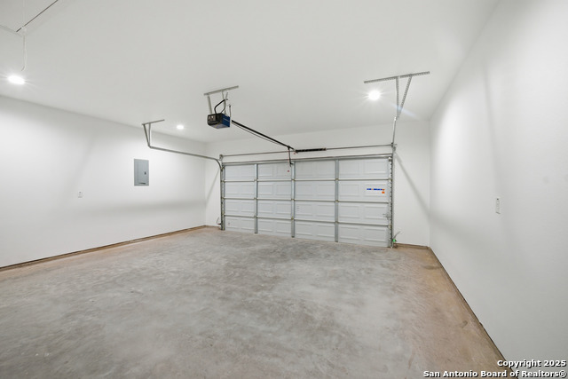 Image 34 of 41 For 207 Deer Oaks