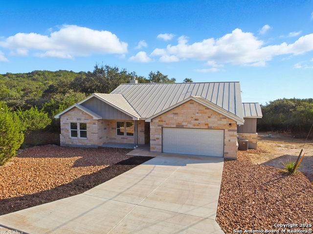 Image 5 of 41 For 207 Deer Oaks