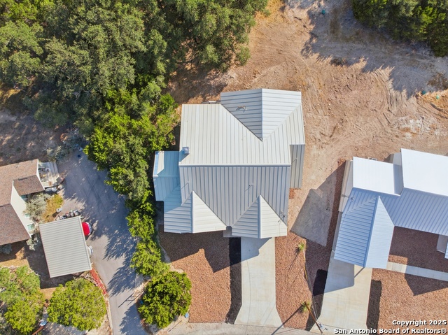 Image 8 of 41 For 207 Deer Oaks