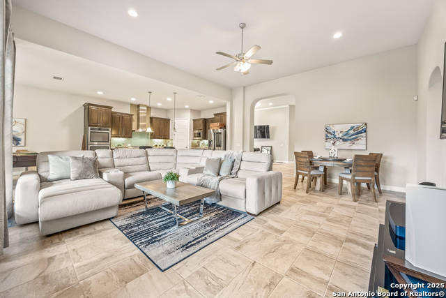 Image 18 of 61 For 2006 Buckner Pass