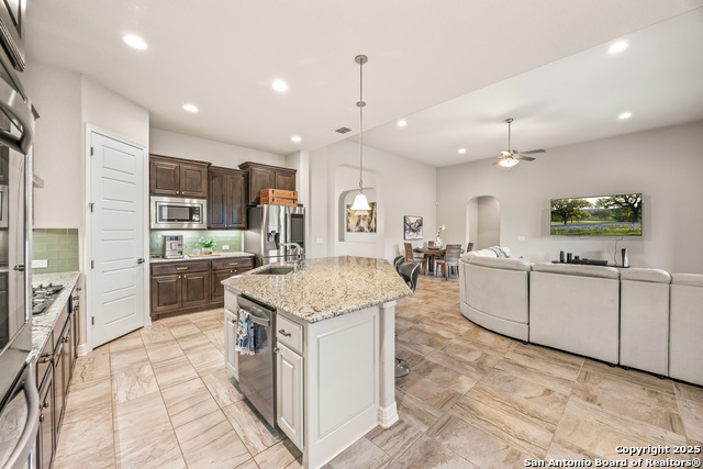 Image 19 of 61 For 2006 Buckner Pass