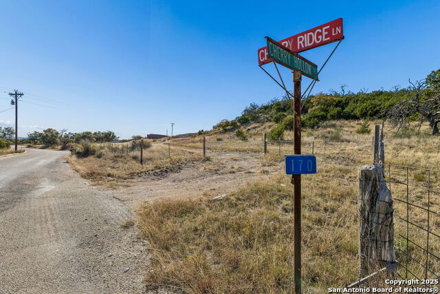 Image 2 of 14 For 944 Metzger  