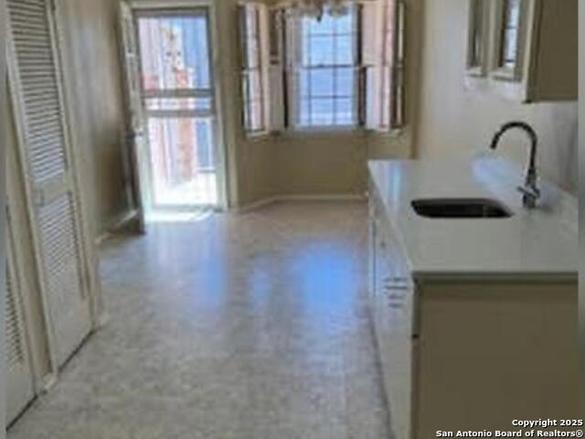 Image 5 of 17 For 8033 New Braunfels N 400 E