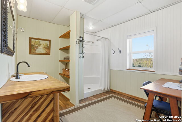 Image 26 of 53 For 10000 Rebecca Creek Rd