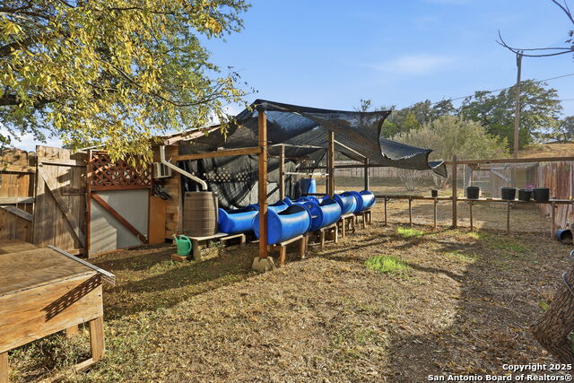 Image 7 of 53 For 10000 Rebecca Creek Rd