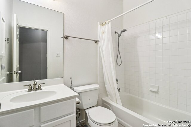 Image 11 of 25 For 21402 Encino Lookout