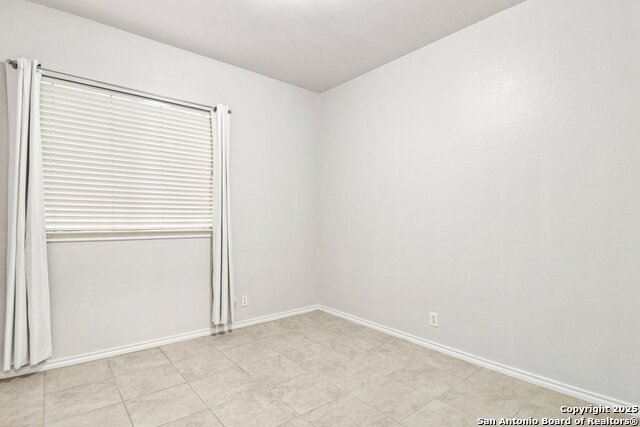 Image 12 of 25 For 21402 Encino Lookout