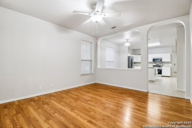 Image 18 of 25 For 21402 Encino Lookout