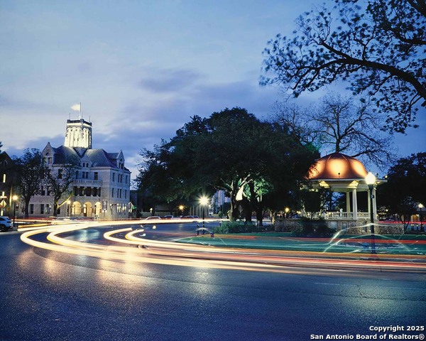 Image 5 of 14 For 437 Hulda Trail