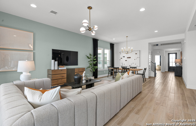 Image 7 of 27 For 205 Farming Grove