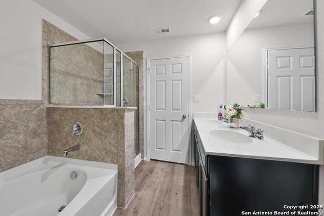 Image 21 of 25 For 3133 Wild Iris