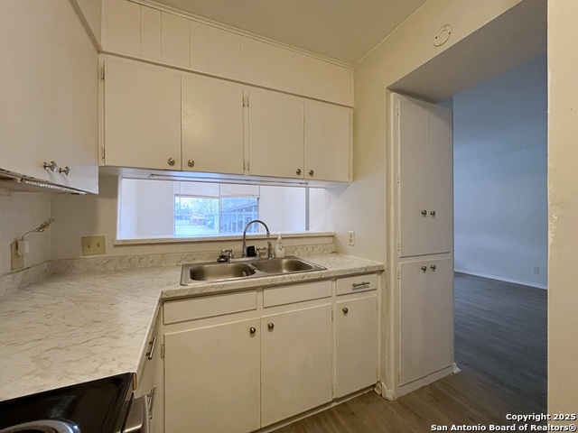 Image 13 of 27 For 311 San Antonio Ave E 101