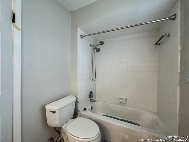 Image 19 of 27 For 311 San Antonio Ave E 101