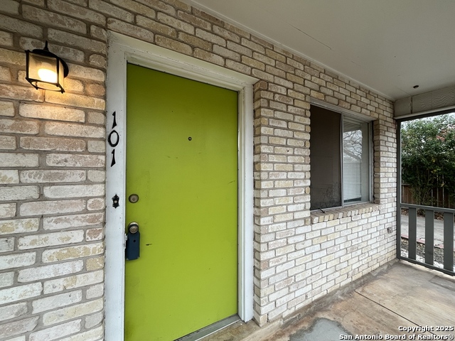 Image 23 of 27 For 311 San Antonio Ave E 101