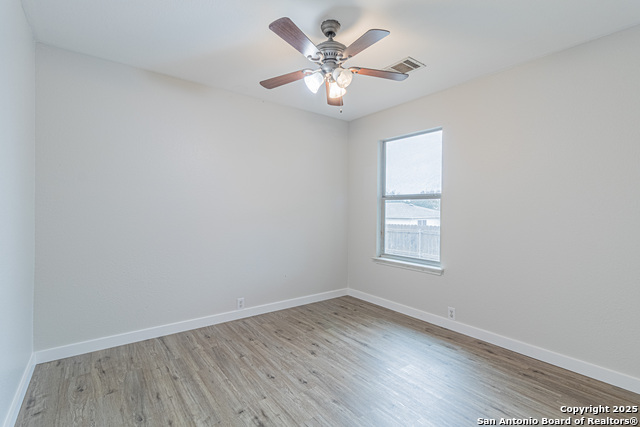 Image 32 of 43 For 5200 Columbia