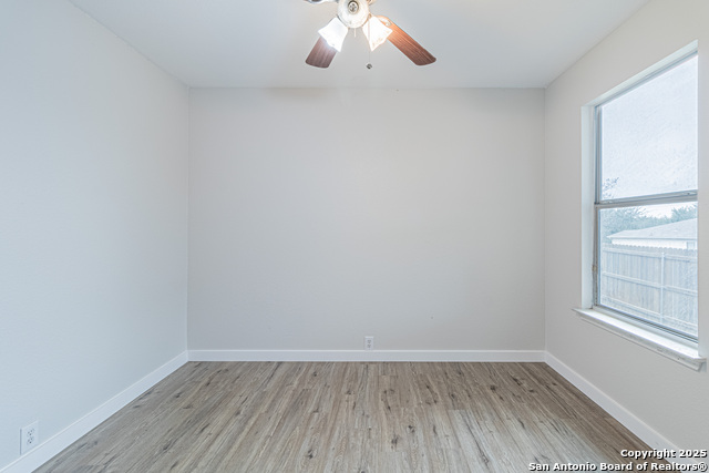 Image 33 of 43 For 5200 Columbia