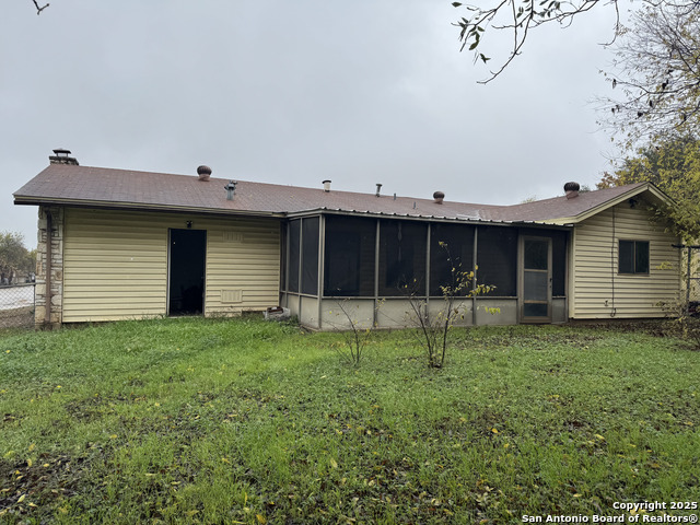 Image 2 of 5 For 440 Bridgit  