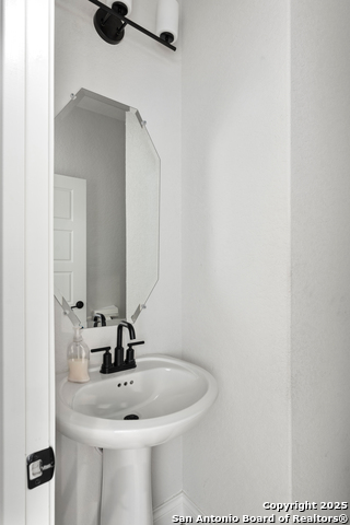 Listing photo id 13 for 4846 Conch Shell