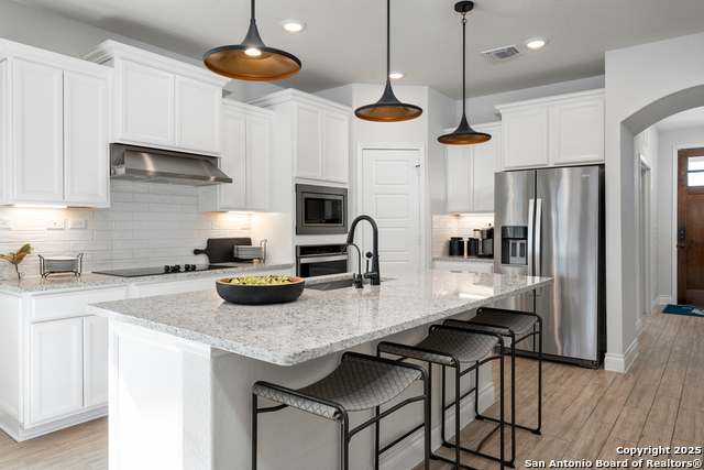 Listing photo id 0 for 4846 Conch Shell