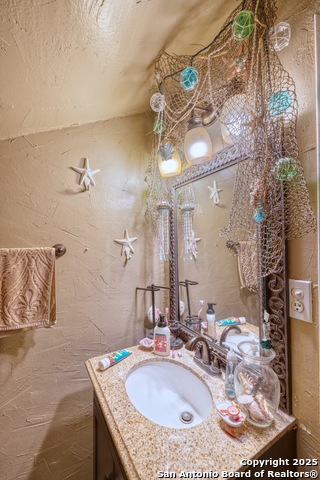 Image 19 of 31 For 518 Getty N