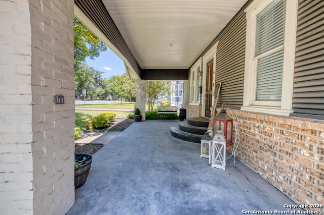 Image 20 of 31 For 518 Getty N