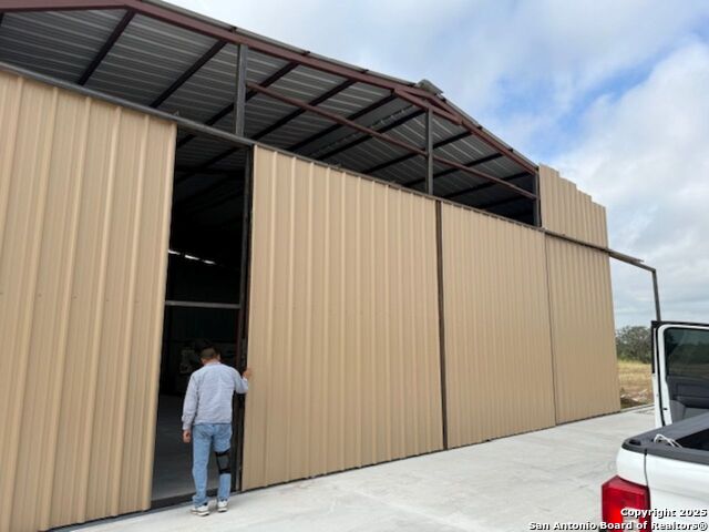 Image 6 of 15 For 2100 Fm 187 S