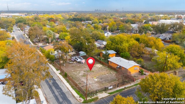 Image 3 of 12 For 1121 Vickers Ave