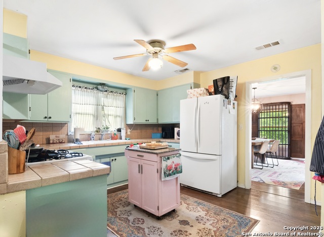 Image 11 of 29 For 817 Laurel  