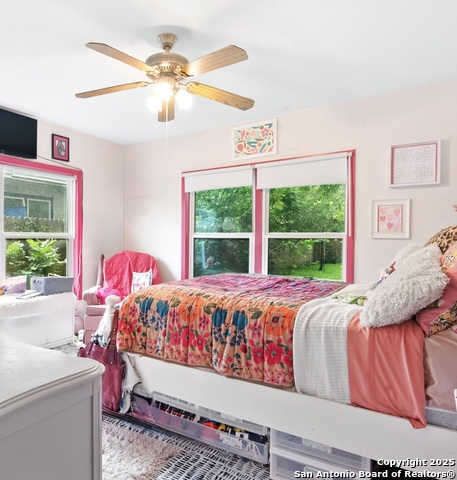 Image 17 of 29 For 817 Laurel  