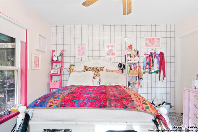 Image 18 of 29 For 817 Laurel  