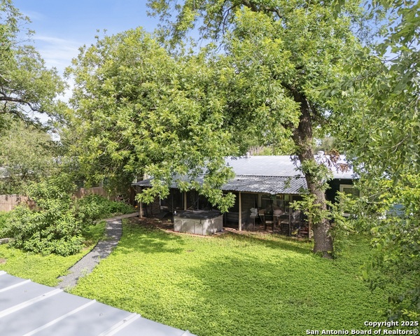 Image 20 of 29 For 817 Laurel  