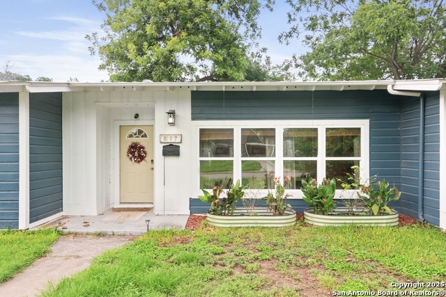 Image 3 of 29 For 817 Laurel  