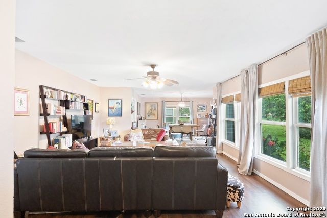 Image 4 of 29 For 817 Laurel  