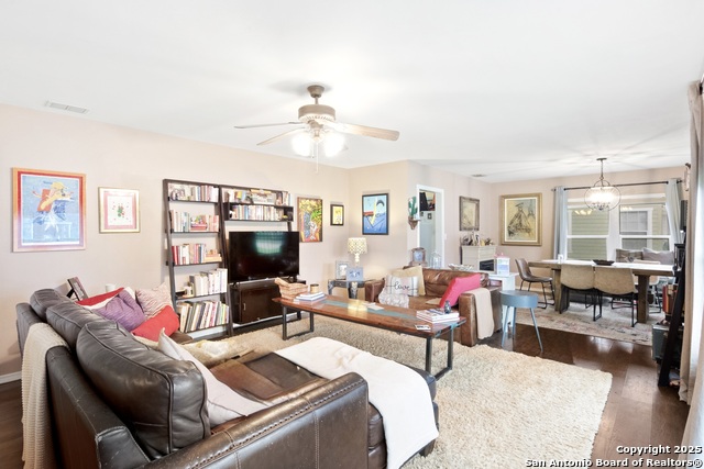 Image 5 of 29 For 817 Laurel  