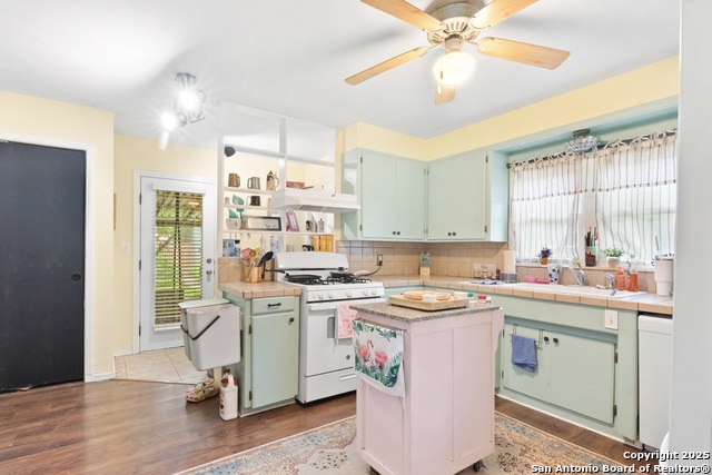 Image 9 of 29 For 817 Laurel  