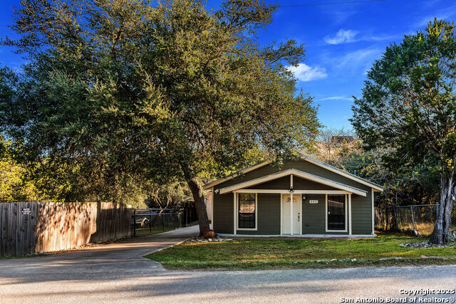 Listing photo id 0 for 445 Scenic Hills