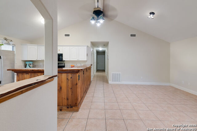 Listing photo id 2 for 445 Scenic Hills