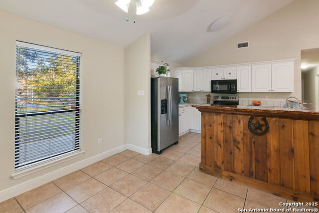 Listing photo id 5 for 445 Scenic Hills